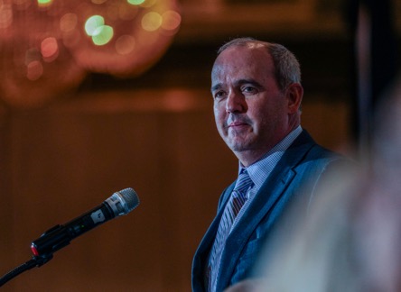Duncan Williams, Chairman of Duncan Williams Asset Management, accepting the President’s Award.