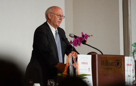 Doug Edwards accepting the Cook Halle Award